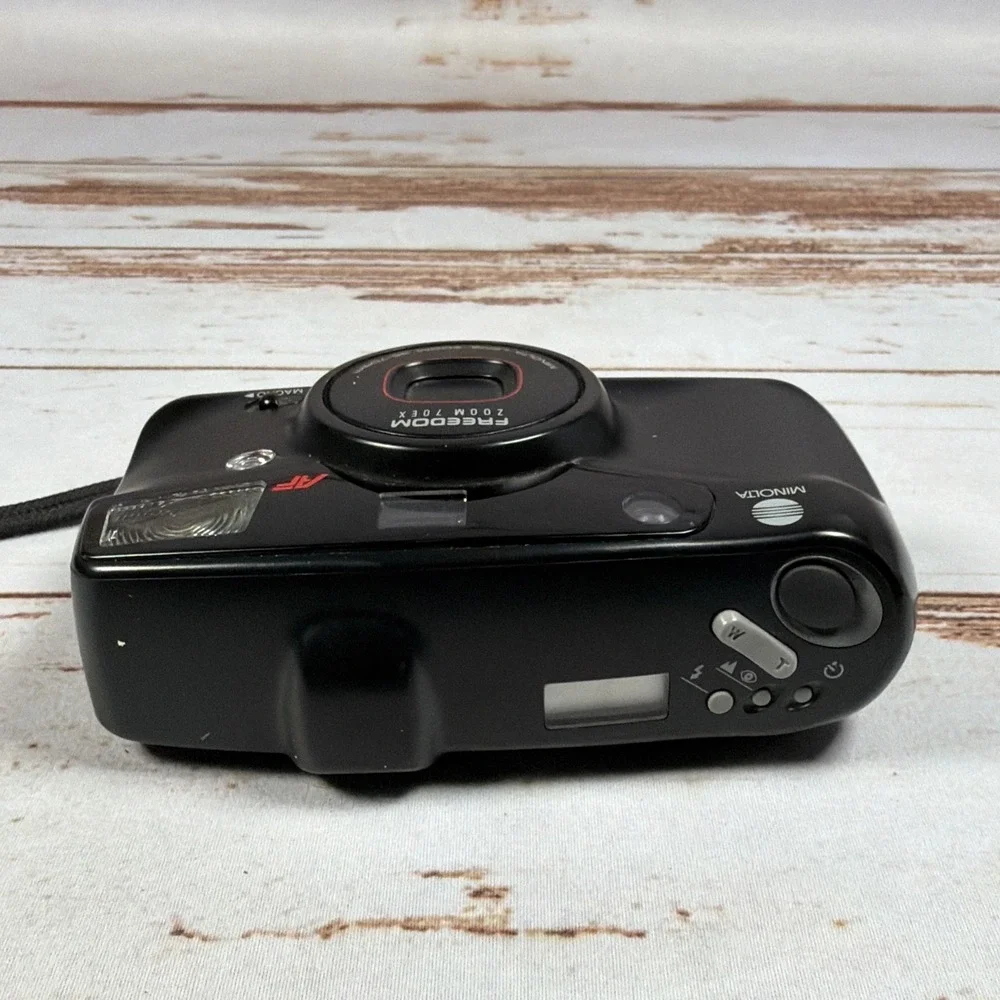 Minolta Freedom Zoom 70EX 35mm Point and Shoot Film Camera Black AF
